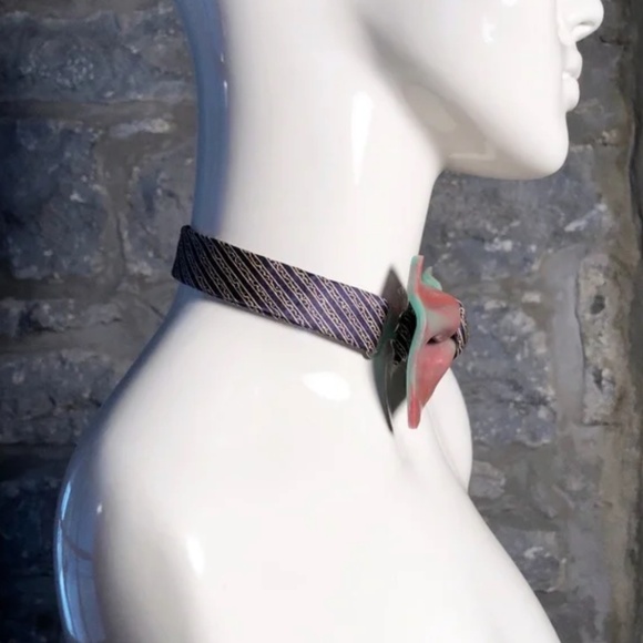 Guillotine Sculpted Bow Tie: Tasha - Picture 2 of 3